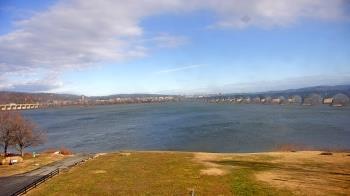 Weather camera view of John Wright Restaurant.