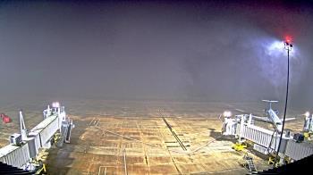 Weather camera view of Lake Charles Rgnl Arpt terminal bldg.