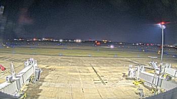 Weather camera view of Lake Charles Rgnl Arpt terminal bldg.