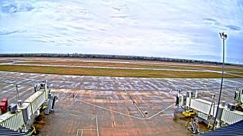 Weather camera view of Lake Charles Rgnl Arpt terminal bldg.
