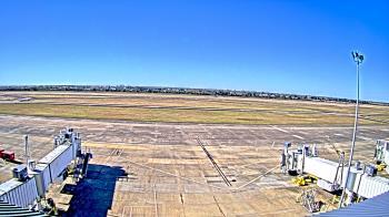 Weather camera view of Lake Charles Rgnl Arpt terminal bldg.
