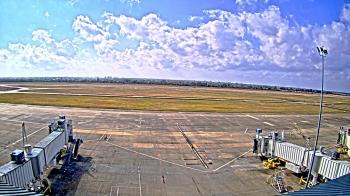Weather camera view of Lake Charles Rgnl Arpt terminal bldg.
