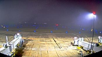 Weather camera view of Lake Charles Rgnl Arpt terminal bldg.