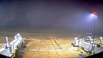 Weather camera view of Lake Charles Rgnl Arpt terminal bldg.