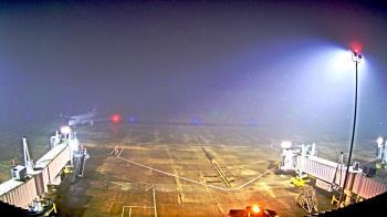 Weather camera view of Lake Charles Rgnl Arpt terminal bldg.