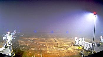 Weather camera view of Lake Charles Rgnl Arpt terminal bldg.