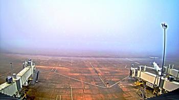 Weather camera view of Lake Charles Rgnl Arpt terminal bldg.