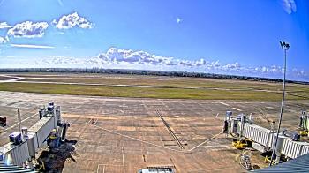 Weather camera view of Lake Charles Rgnl Arpt terminal bldg.