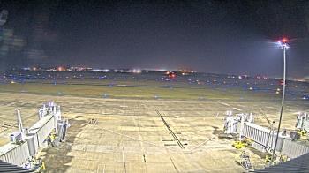 Weather camera view of Lake Charles Rgnl Arpt terminal bldg.