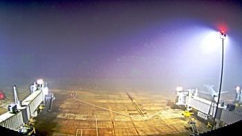 Weather camera view of Lake Charles Rgnl Arpt terminal bldg.