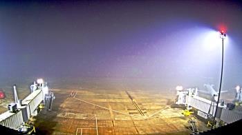 Weather camera view of Lake Charles Rgnl Arpt terminal bldg.