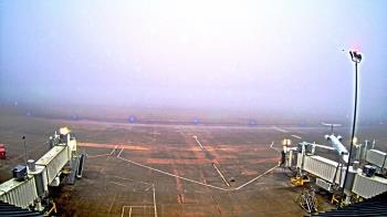 Weather camera view of Lake Charles Rgnl Arpt terminal bldg.