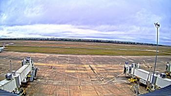 Weather camera view of Lake Charles Rgnl Arpt terminal bldg.