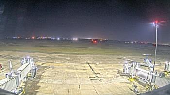 Weather camera view of Lake Charles Rgnl Arpt terminal bldg.