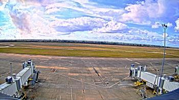 Weather camera view of Lake Charles Rgnl Arpt terminal bldg.