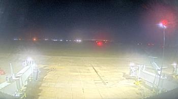Weather camera view of Lake Charles Rgnl Arpt terminal bldg.
