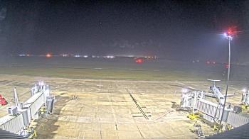 Weather camera view of Lake Charles Rgnl Arpt terminal bldg.