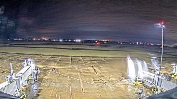 Weather camera view of Lake Charles Rgnl Arpt terminal bldg.