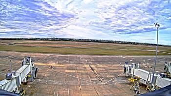 Weather camera view of Lake Charles Rgnl Arpt terminal bldg.