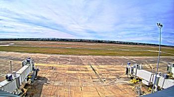 Weather camera view of Lake Charles Rgnl Arpt terminal bldg.