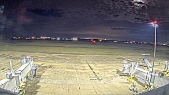 Weather camera view of Lake Charles Rgnl Arpt terminal bldg.