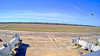 Weather camera view of Lake Charles Rgnl Arpt terminal bldg.