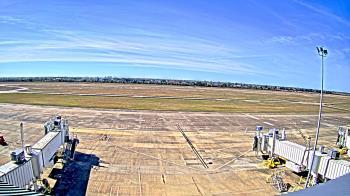 Weather camera view of Lake Charles Rgnl Arpt terminal bldg.
