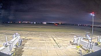 Weather camera view of Lake Charles Rgnl Arpt terminal bldg.