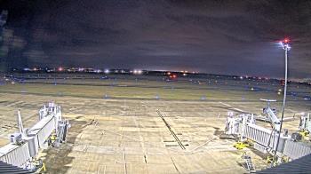 Weather camera view of Lake Charles Rgnl Arpt terminal bldg.