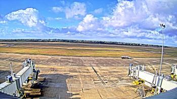 Weather camera view of Lake Charles Rgnl Arpt terminal bldg.