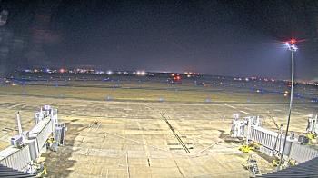 Weather camera view of Lake Charles Rgnl Arpt terminal bldg.