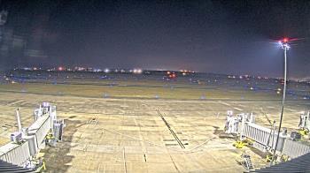 Weather camera view of Lake Charles Rgnl Arpt terminal bldg.