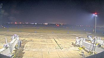 Weather camera view of Lake Charles Rgnl Arpt terminal bldg.
