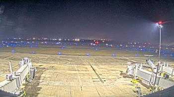 Weather camera view of Lake Charles Rgnl Arpt terminal bldg.