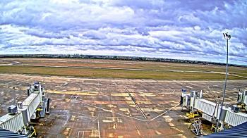 Weather camera view of Lake Charles Rgnl Arpt terminal bldg.