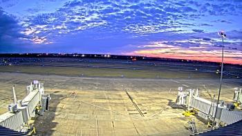 Weather camera view of Lake Charles Rgnl Arpt terminal bldg.