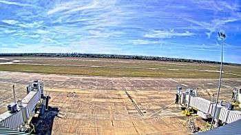 Weather camera view of Lake Charles Rgnl Arpt terminal bldg.