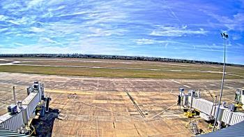 Weather camera view of Lake Charles Rgnl Arpt terminal bldg.