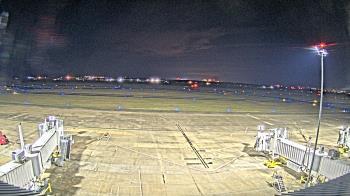 Weather camera view of Lake Charles Rgnl Arpt terminal bldg.