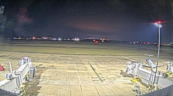 Weather camera view of Lake Charles Rgnl Arpt terminal bldg.