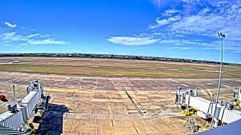 Weather camera view of Lake Charles Rgnl Arpt terminal bldg.