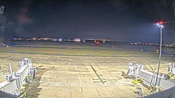 Weather camera view of Lake Charles Rgnl Arpt terminal bldg.