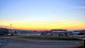 Weather camera view of Pequea Valley IS.