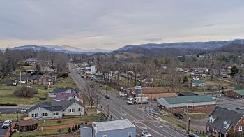 Weather camera view of Russell County Courthouse.