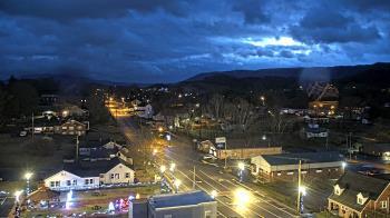 Weather camera view of Russell County Courthouse.