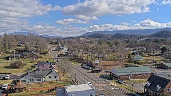 Weather camera view of Russell County Courthouse.