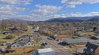 Weather camera view of Russell County Courthouse.
