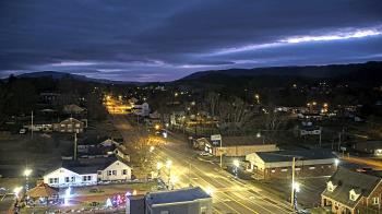 Weather camera view of Russell County Courthouse.