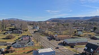 Weather camera view of Russell County Courthouse.
