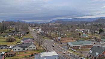 Weather camera view of Russell County Courthouse.